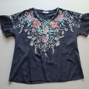 Misslook gray floral embroidered small blouse